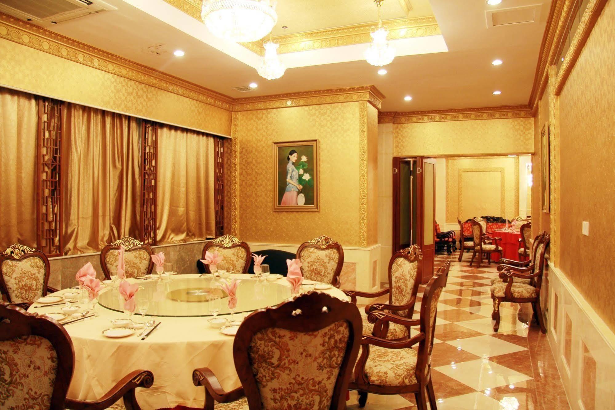 Harvest Qilin Hotel Саня Екстериор снимка